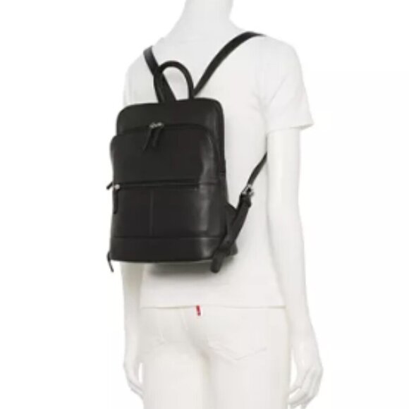 ili New York Adjustable Strap Leather Backpack - Picture 14 of 14